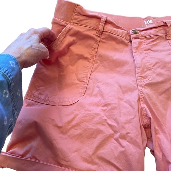 Lee Shorts Women 18 Bermuda Mid Rise Regular Comfort Fit Rose Garden - Picture 5 of 11